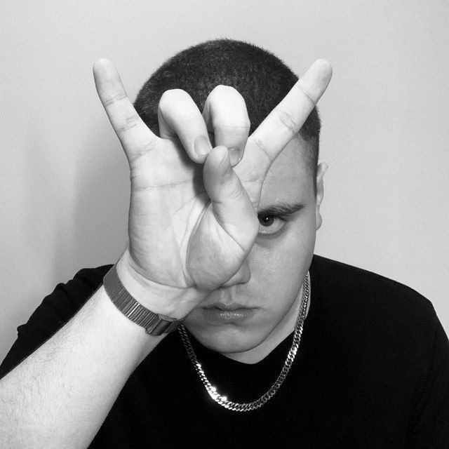 Профильное фото